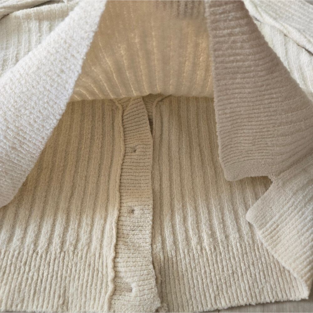 Women’s Cream Button Front Cropped Cardigan Sweater Top Preppy Soft Crop Size - Picture 8 of 10
